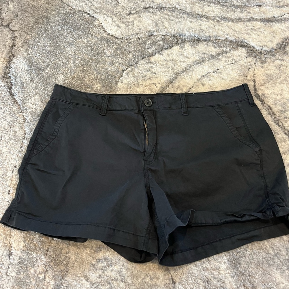 American Eagle Outfitters Black Women's Midi Cargo Short
